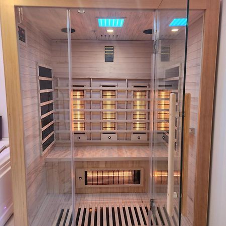 New In Gdansk! Red Room In The Heart Of Gdansk - Bdsm - With A Luxury Jacuzzi And Access To A Sauna Exterior foto